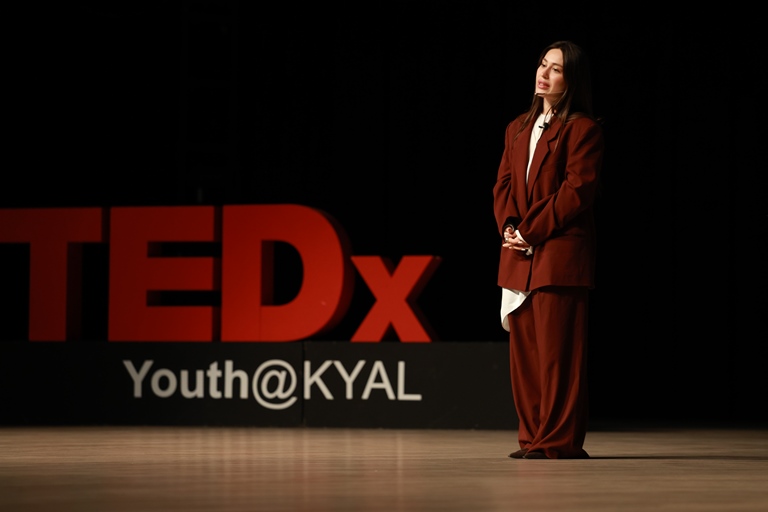 Afra�dan TedxYouth Sahnesinde Olay Yaratan �tiraflar